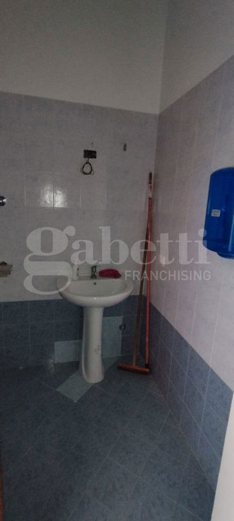 Negozio in affitto a Squillace