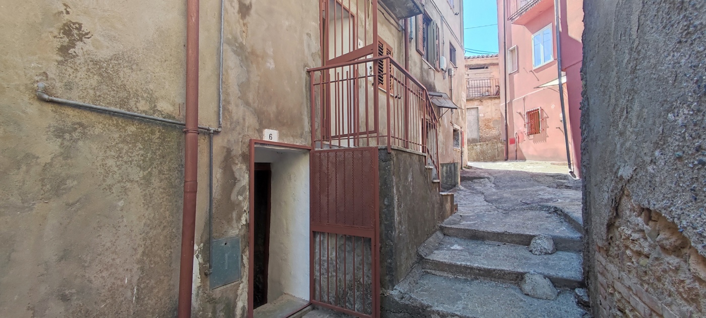 Trilocale in vendita a Girifalco