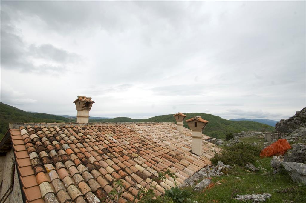 Rustico con giardino, Spoleto catinelli