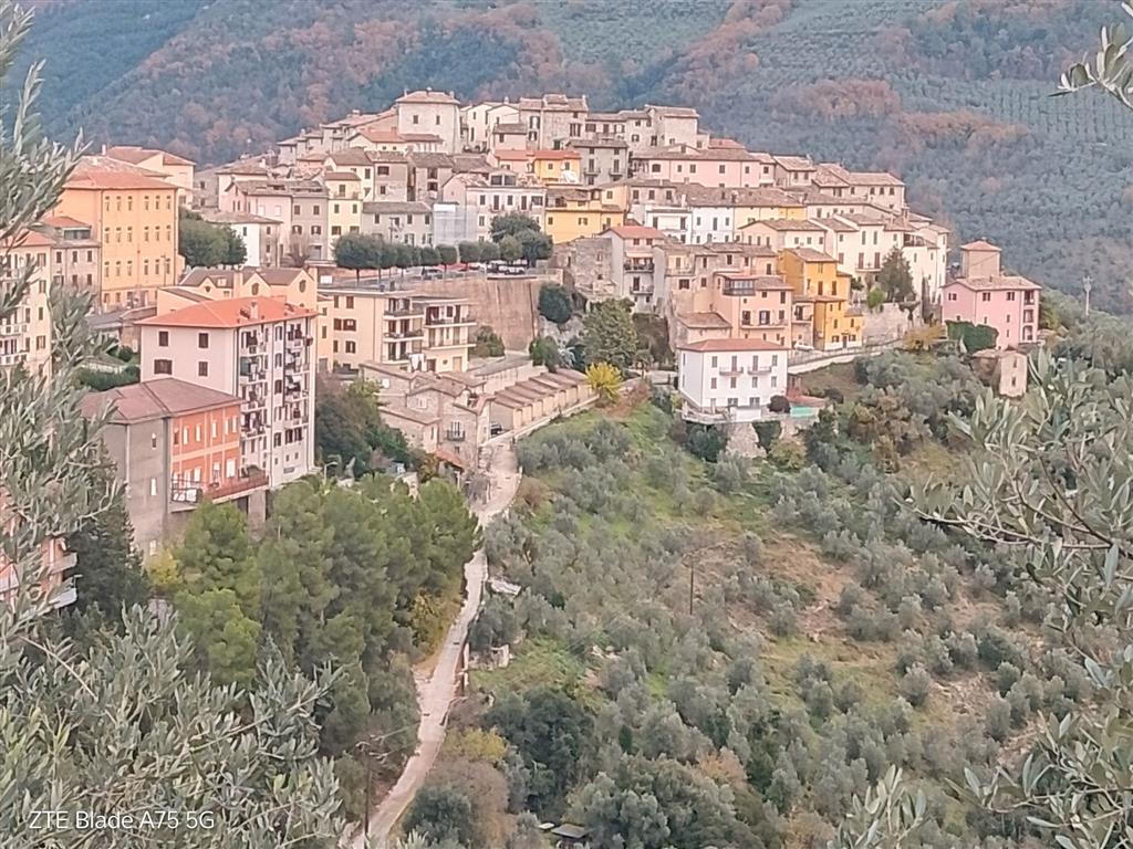 Appartamento da ristrutturare, Montefranco centro storico