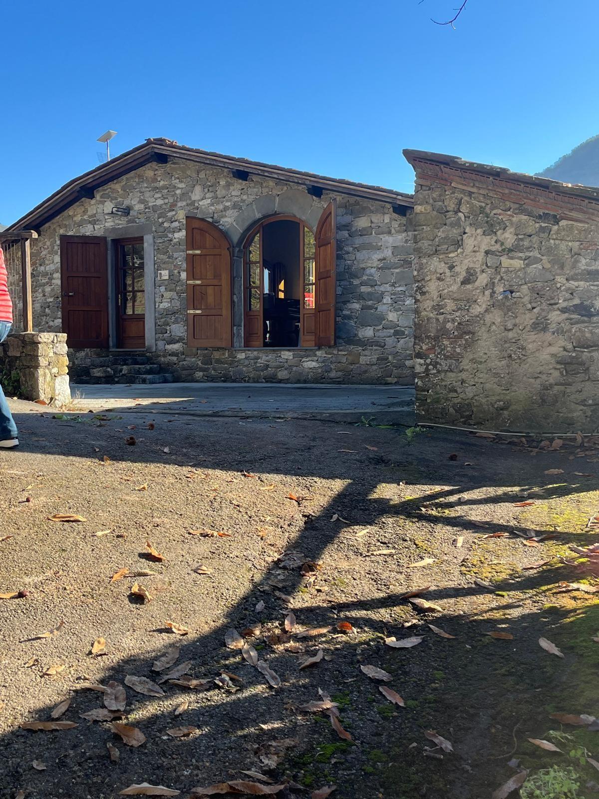 Rustico con giardino, Pescaglia villa roggio