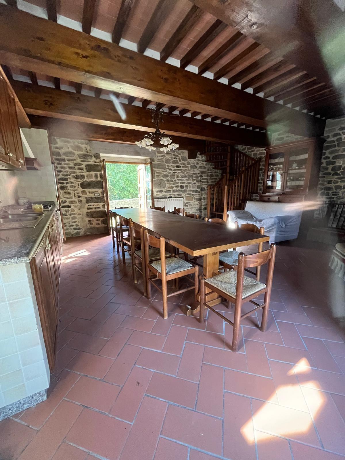 Rustico con giardino, Pescaglia villa roggio