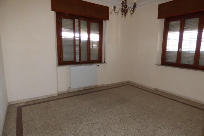 Stabile/Palazzo da ristrutturare, Lucca pontetetto