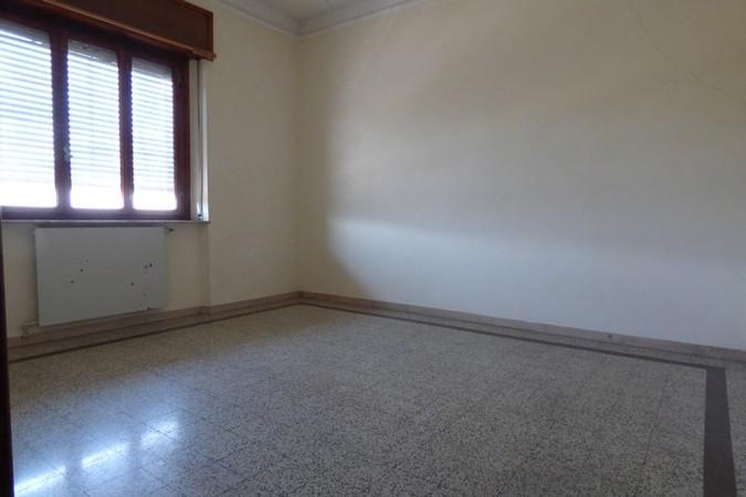 Stabile/Palazzo da ristrutturare, Lucca pontetetto