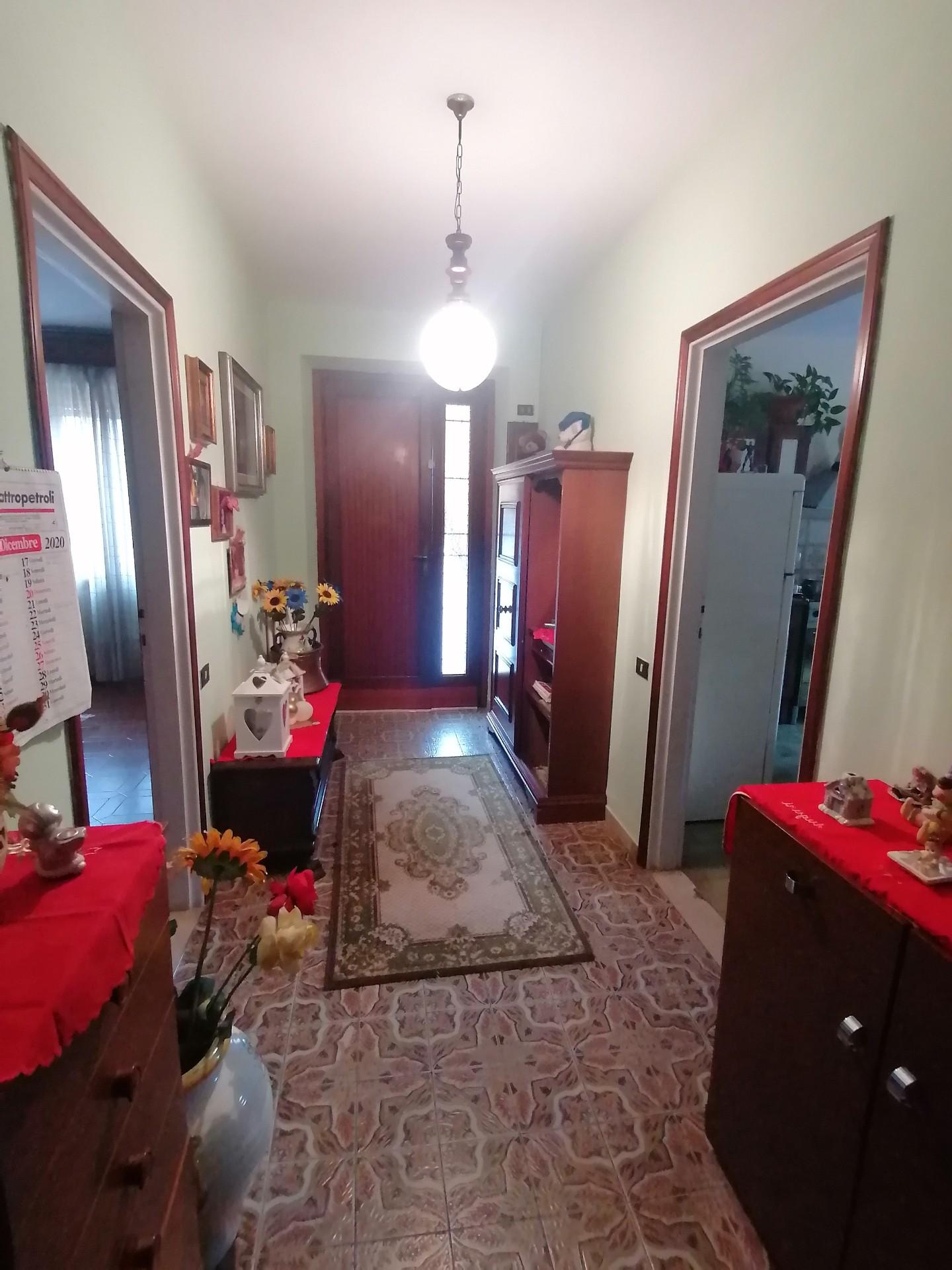 Villa con giardino, Lucca balbano