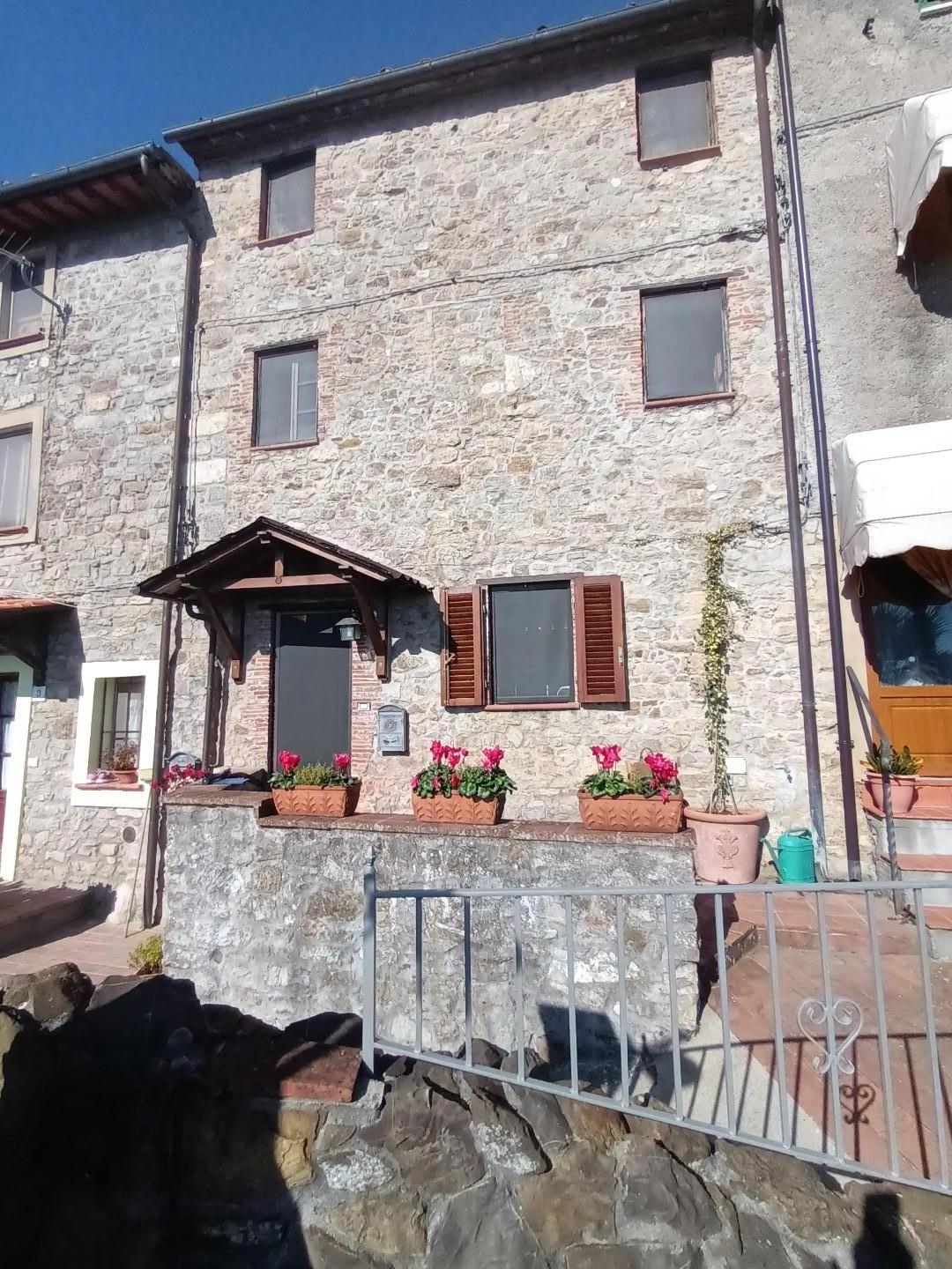 Casa indipendente in vendita, Pescaglia monsagrati