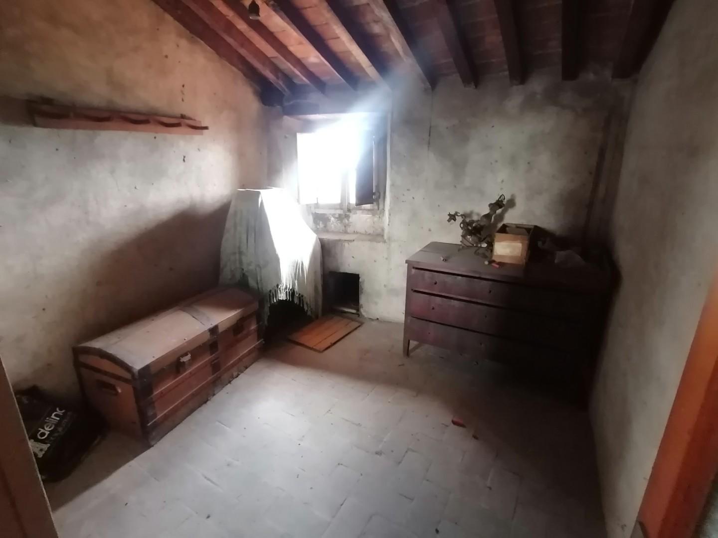 Rustico con giardino, Pescaglia gello