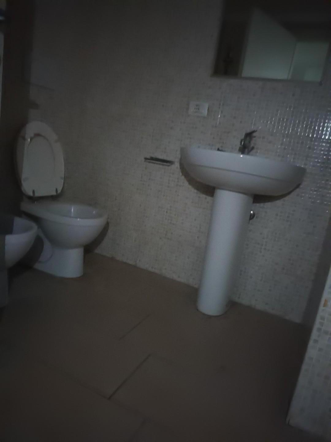 Locale commerciale ristrutturata, Lucca san marco