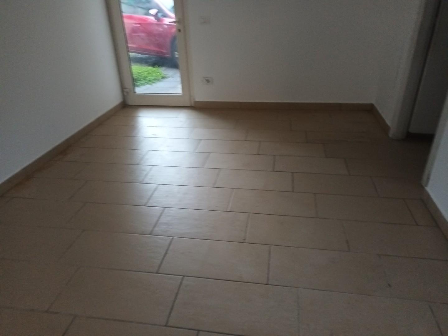 Locale commerciale ristrutturata, Lucca san marco