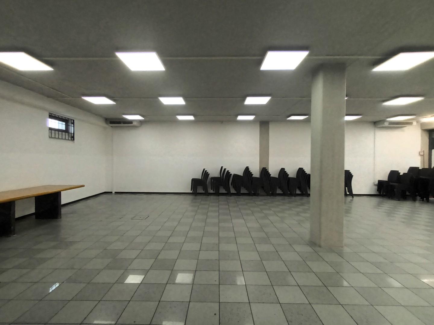 Locale commerciale in affitto, Lucca sant'anna