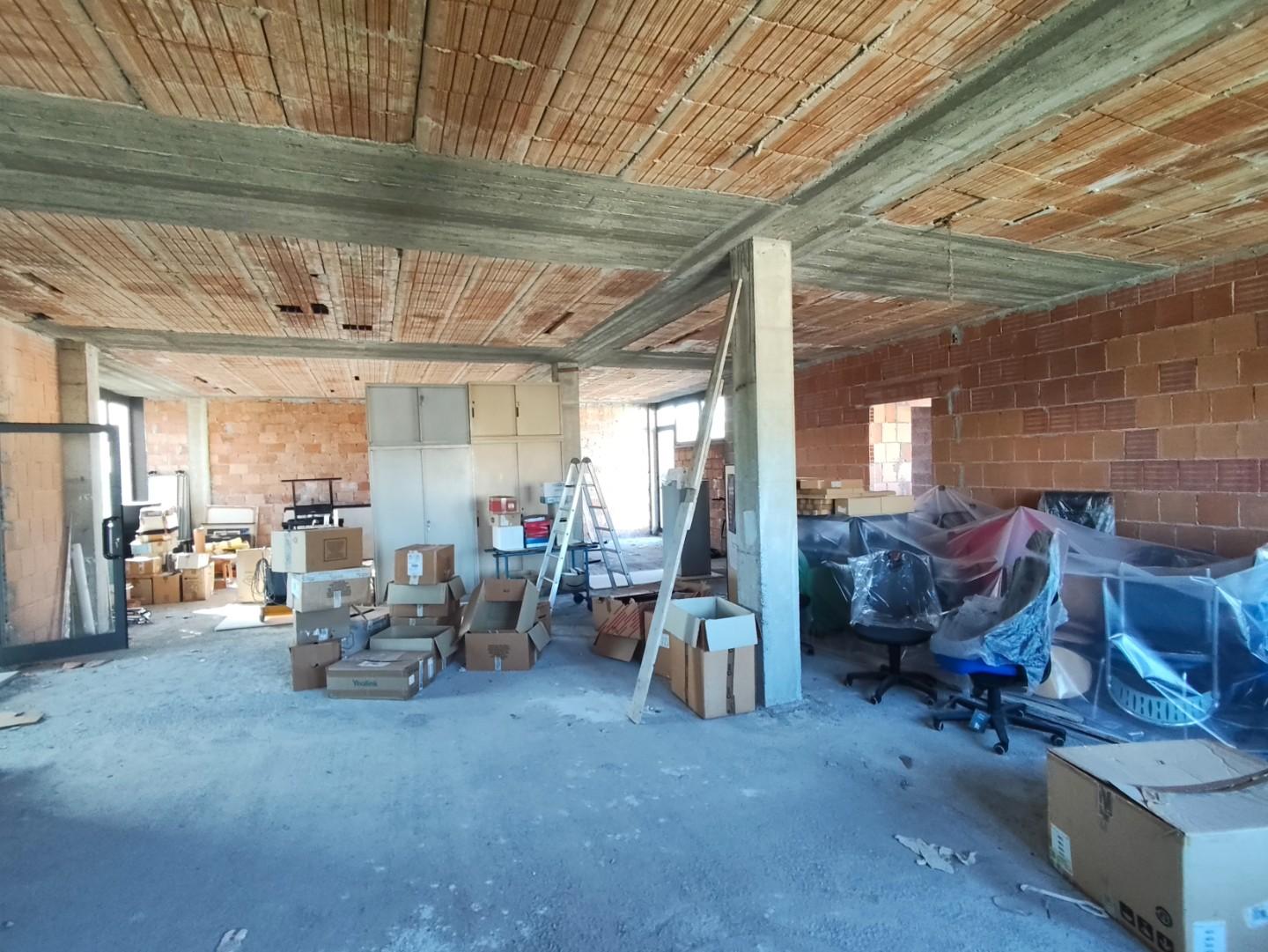 Ufficio da ristrutturare, Capannori guamo