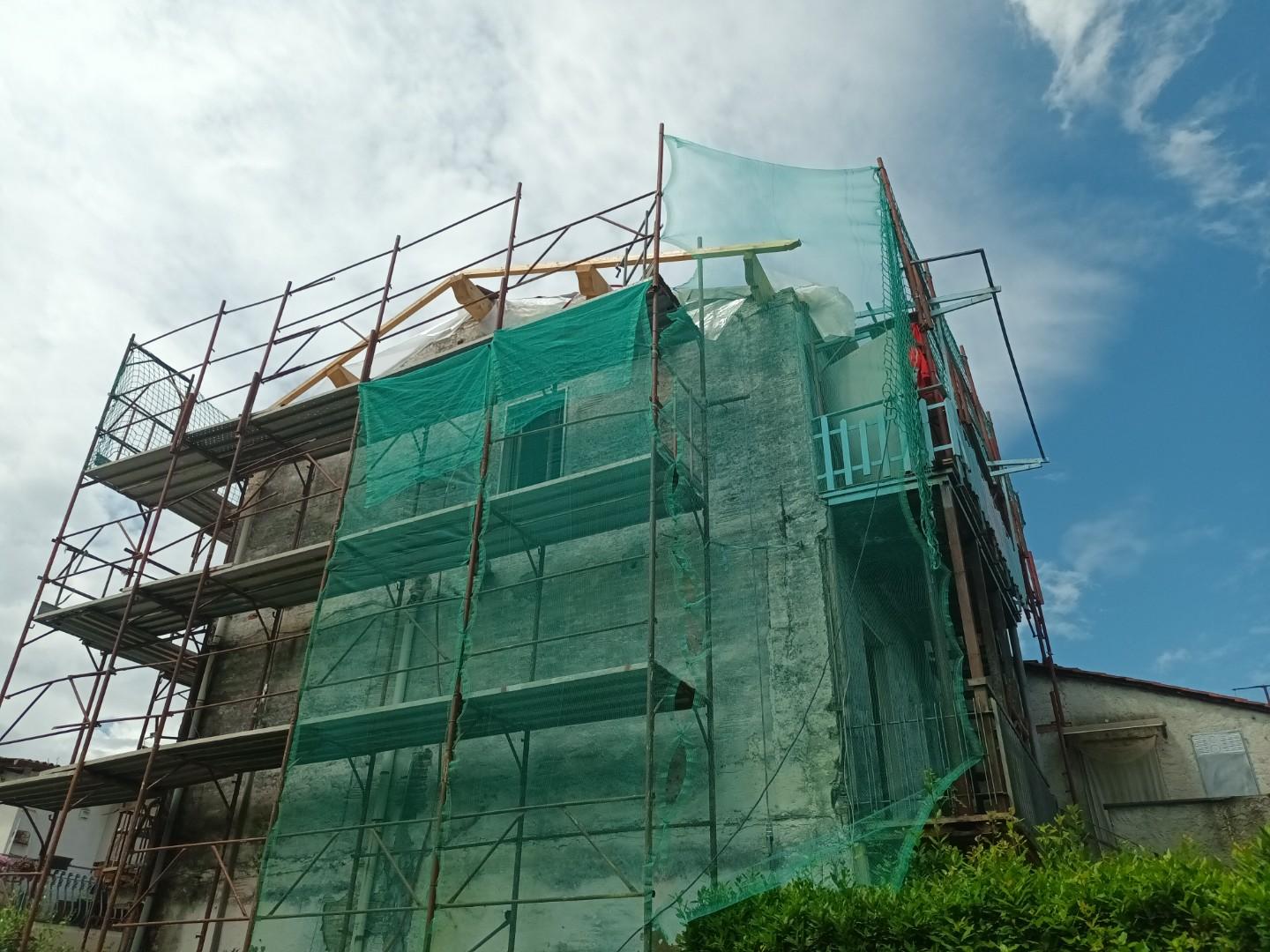 Trilocale con terrazzo, Capannori segromigno in piano