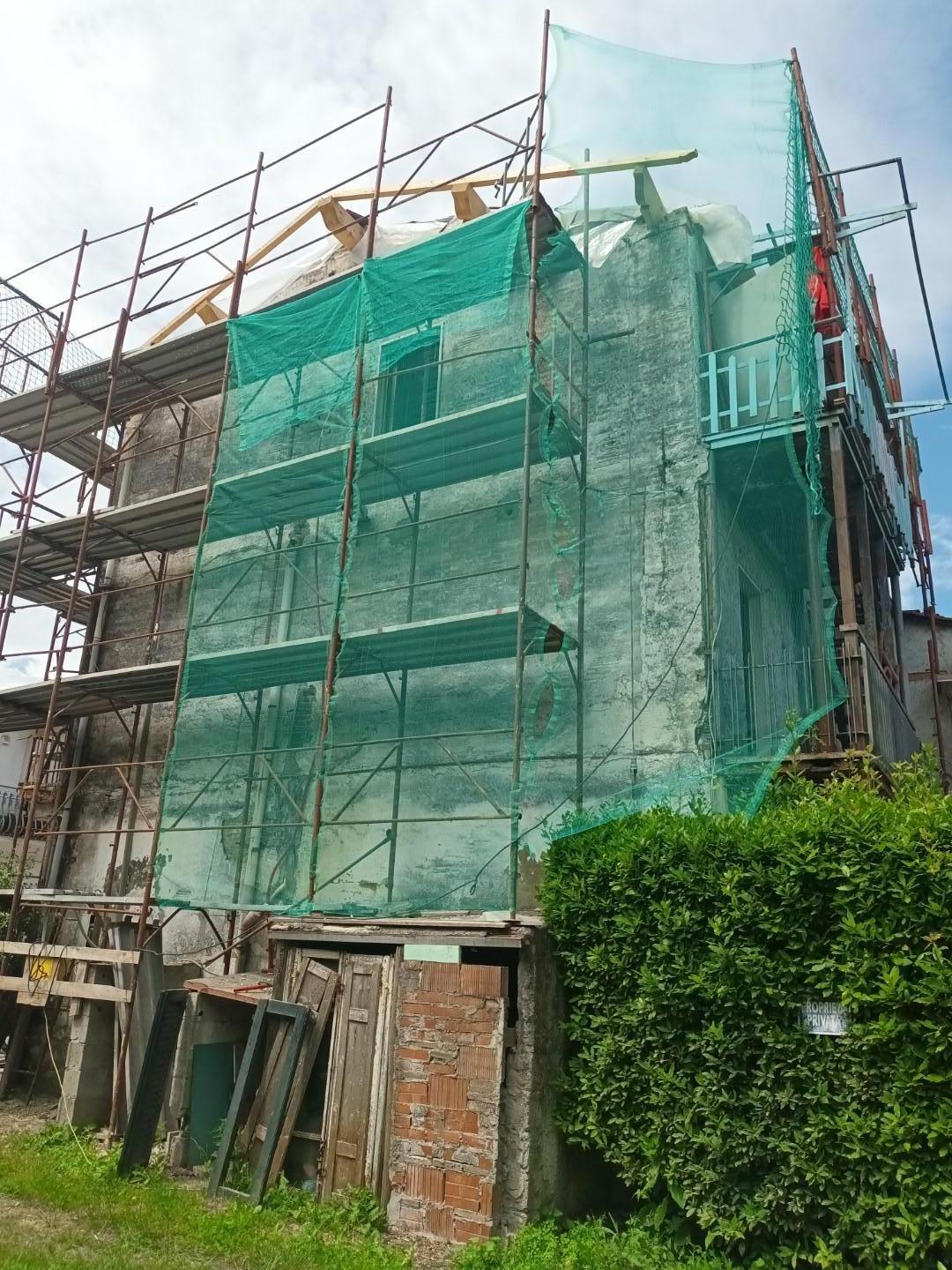 Trilocale con terrazzo, Capannori segromigno in piano