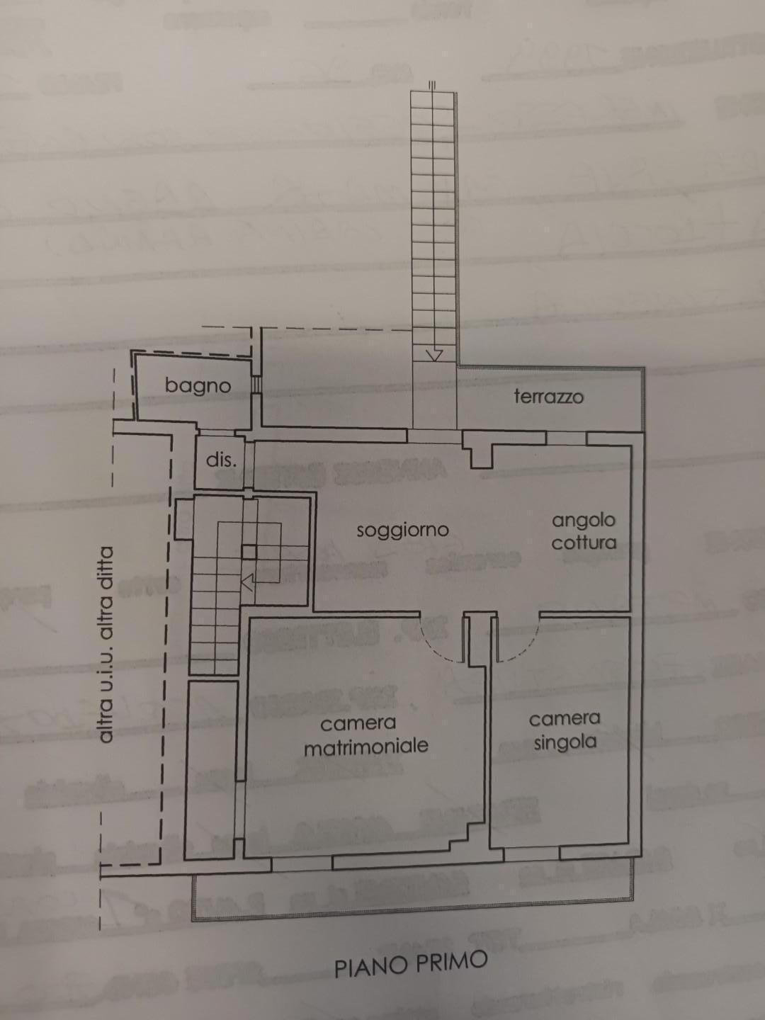 Trilocale con terrazzo, Capannori segromigno in piano