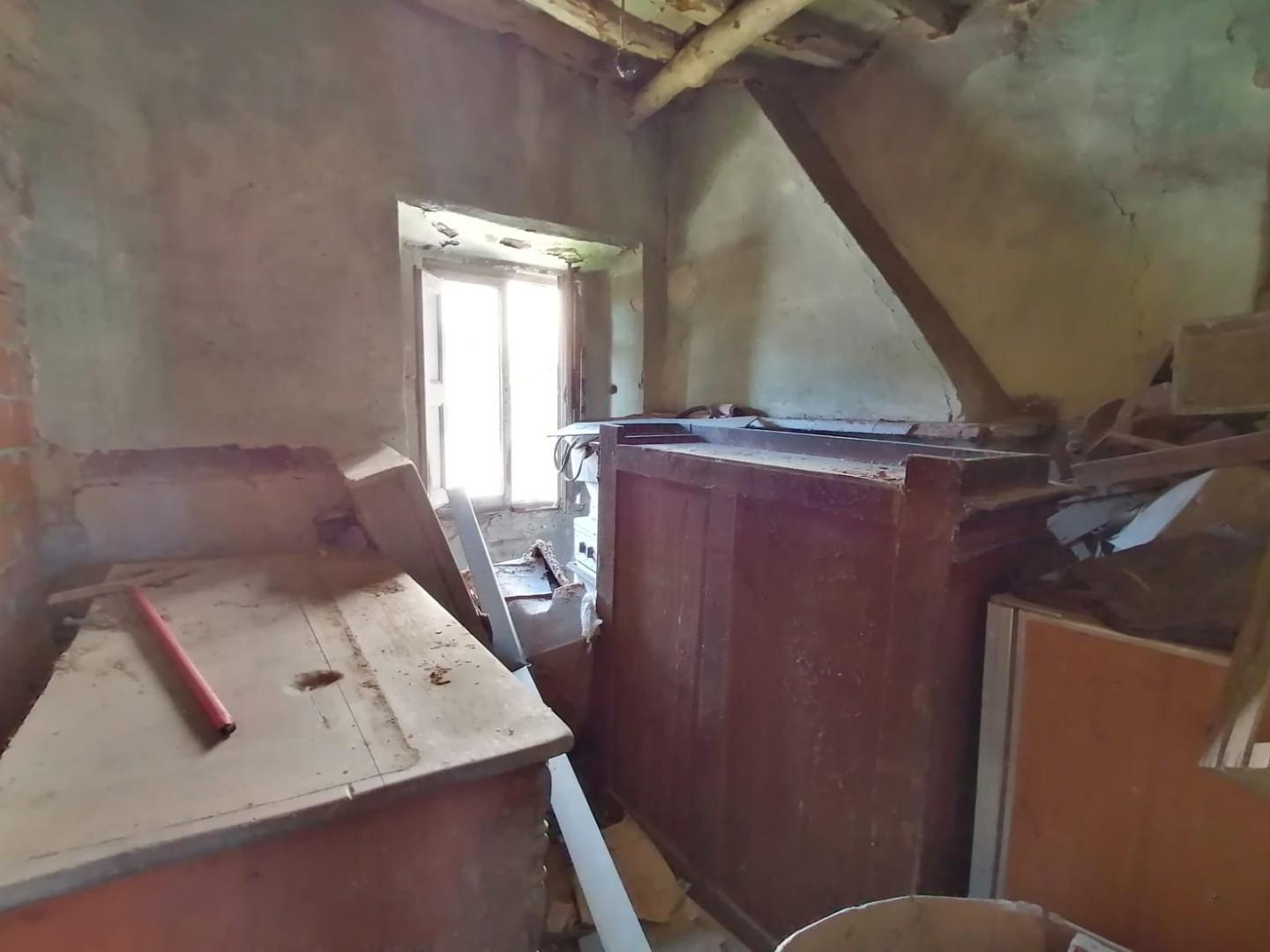 Casa indipendente da ristrutturare, Lucca montuolo