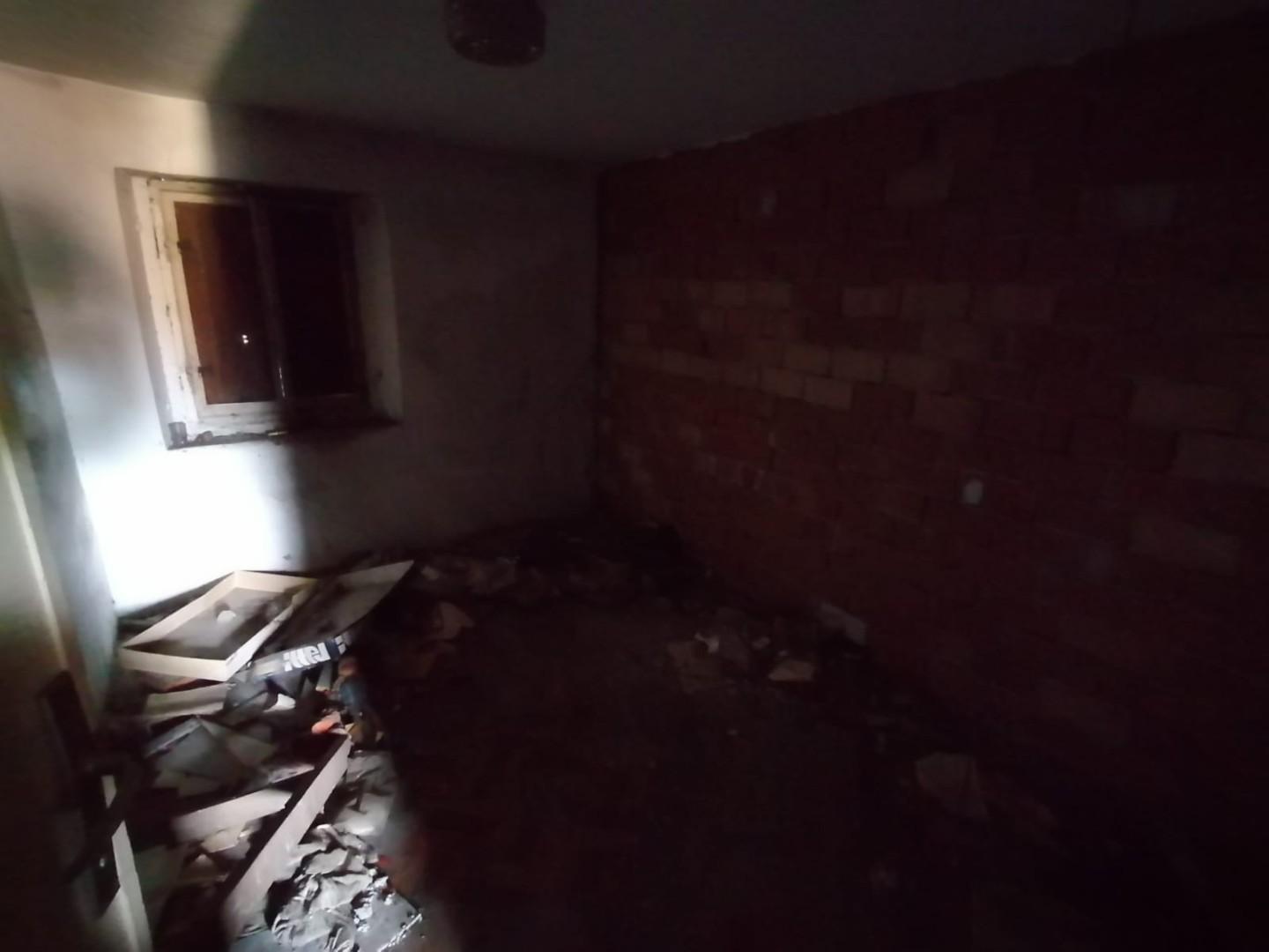 Casa indipendente da ristrutturare, Lucca montuolo