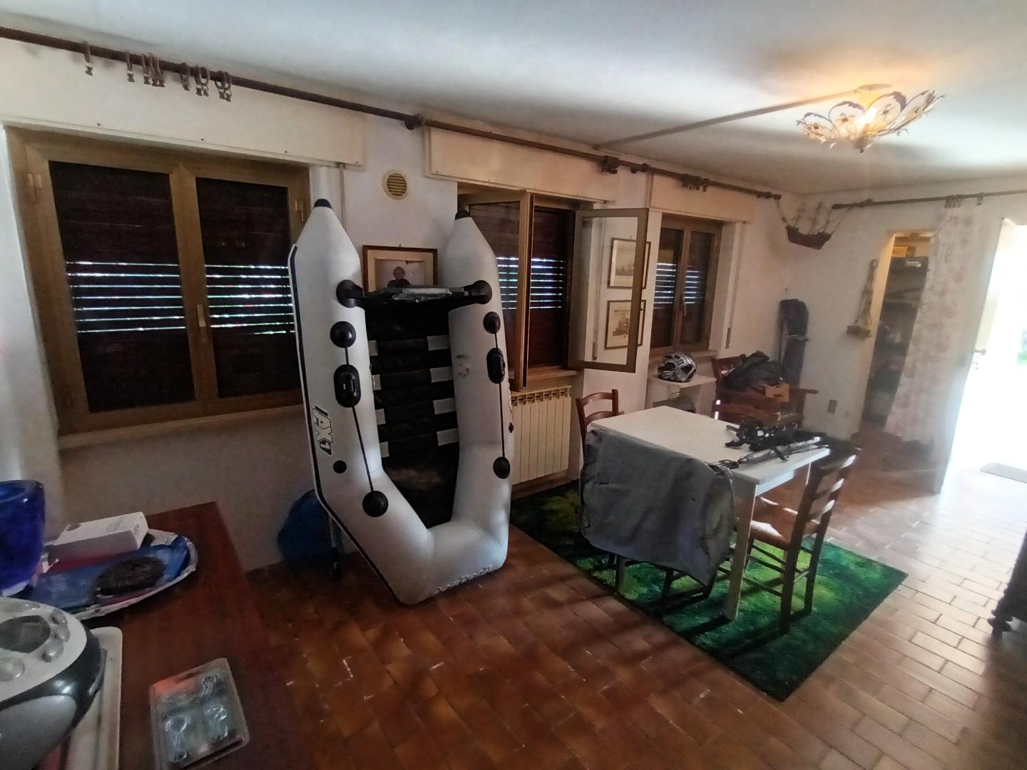 Bilocale con giardino, Lucca nave