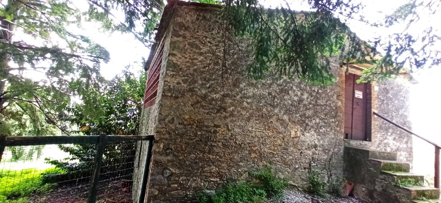 Rustico con giardino, Pescaglia loppeglia