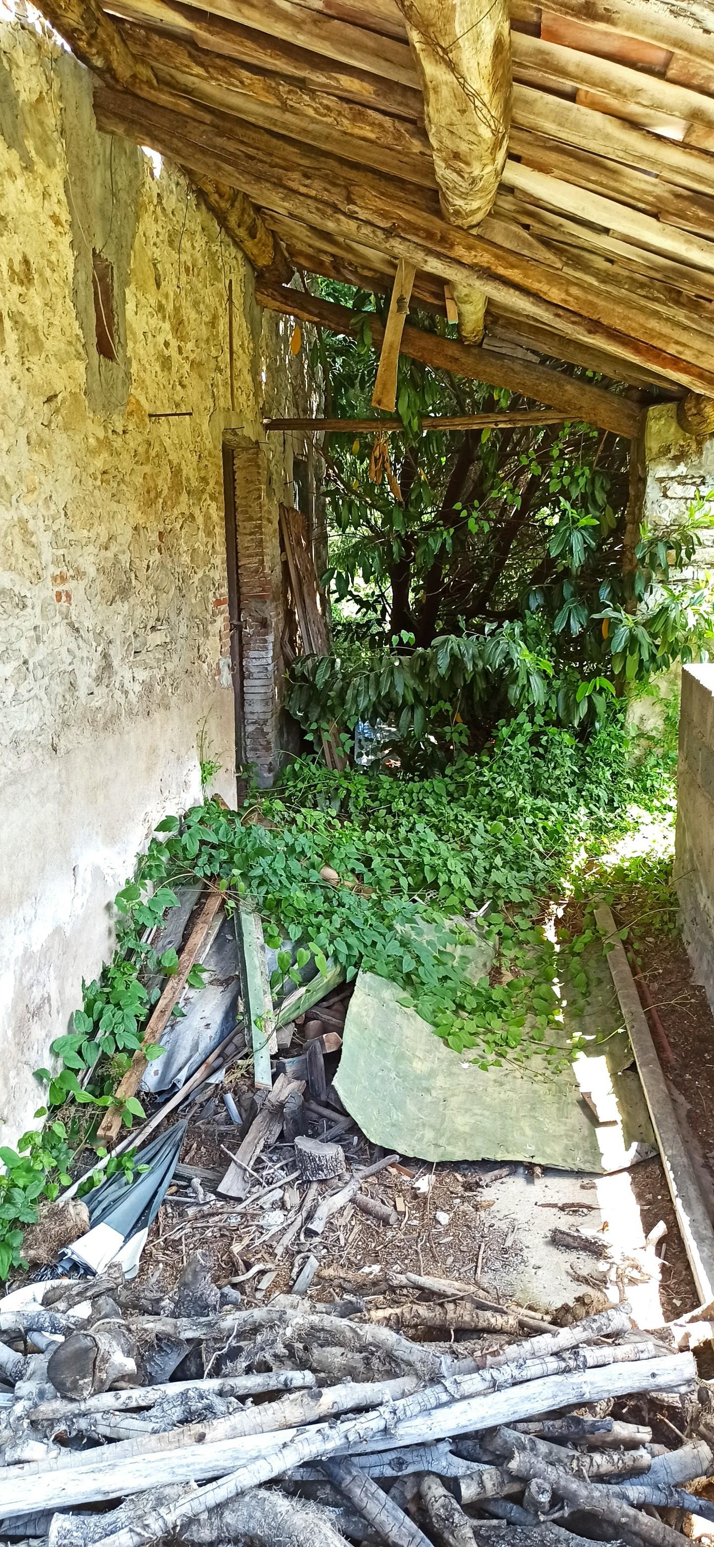 Rustico con giardino, Pescaglia loppeglia