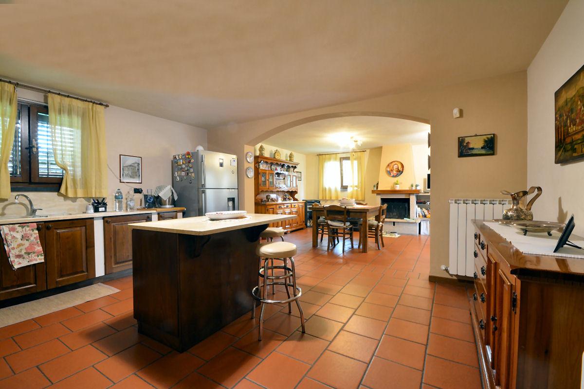 Villa con giardino, Lucca san pietro a vico