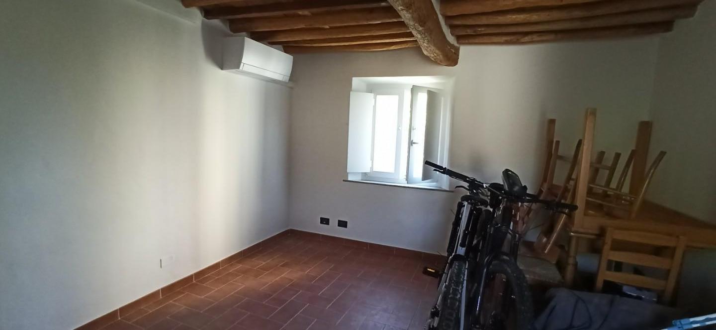 Casa indipendente arredata in affitto, Capannori colle di compito
