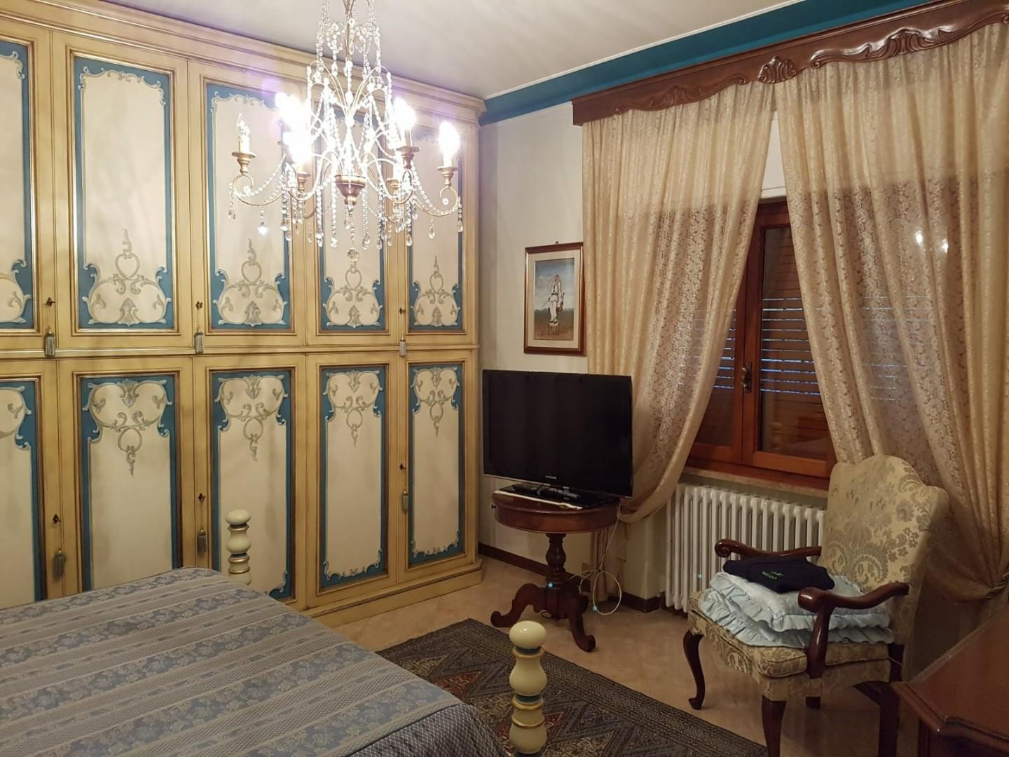 Villa con giardino, Lucca nave