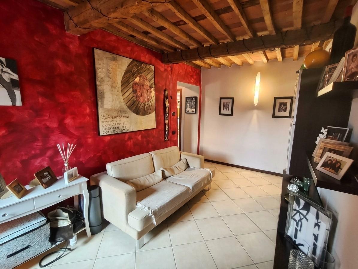 Trilocale in vendita, Pescia veneri