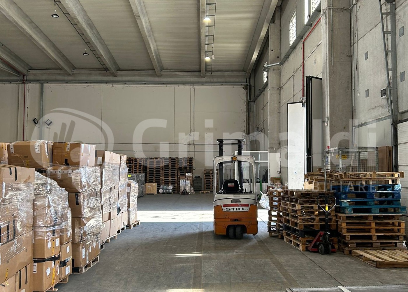 Capannone in vendita a Fiumicino