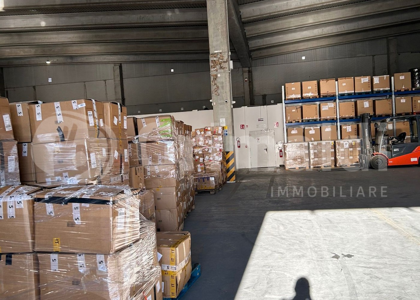 Capannone in vendita a Fiumicino