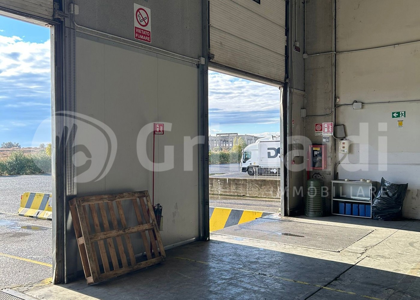 Capannone in vendita a Fiumicino