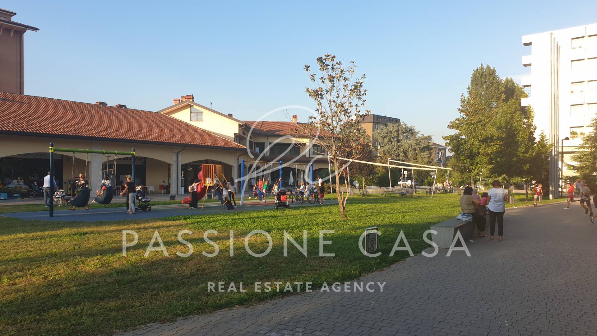 Locale commerciale in affitto a Segrate, Centro