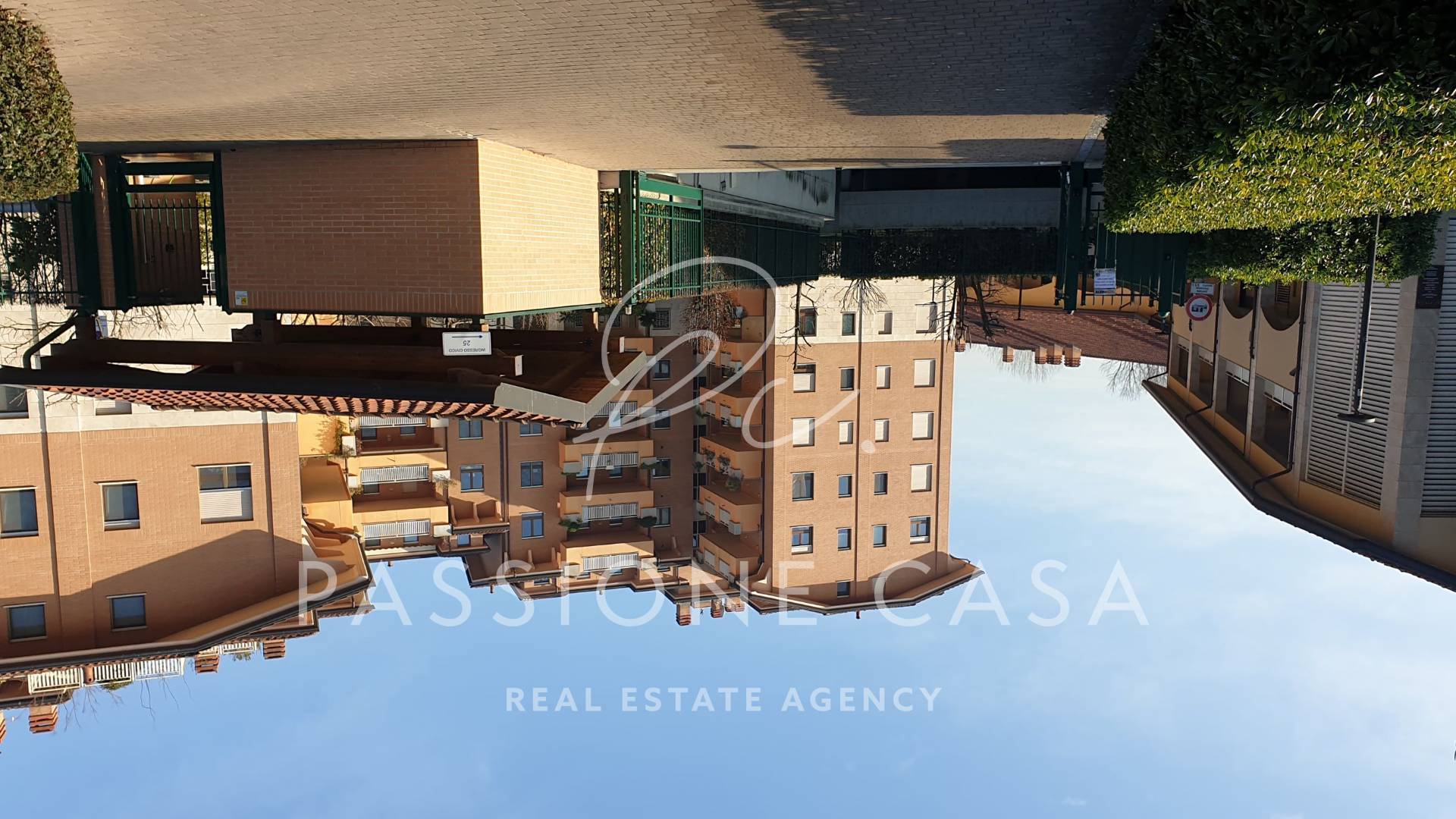 Posto auto coperto in affitto a Segrate, Centro