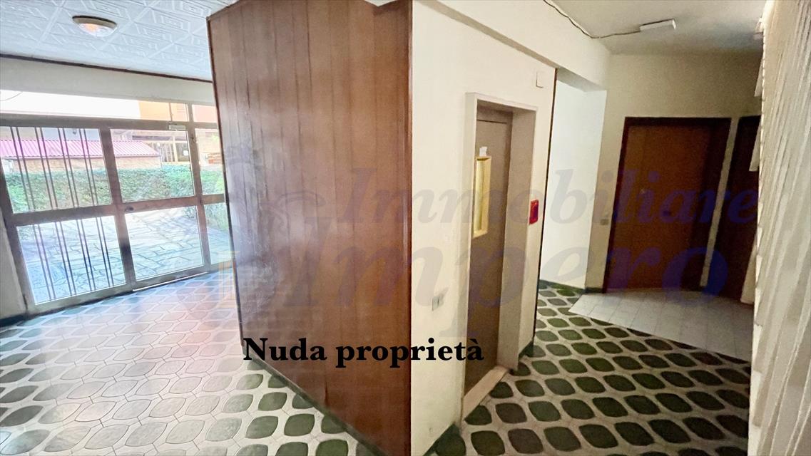 Trilocale vista mare in via gran bretagna 66/a, Pomezia