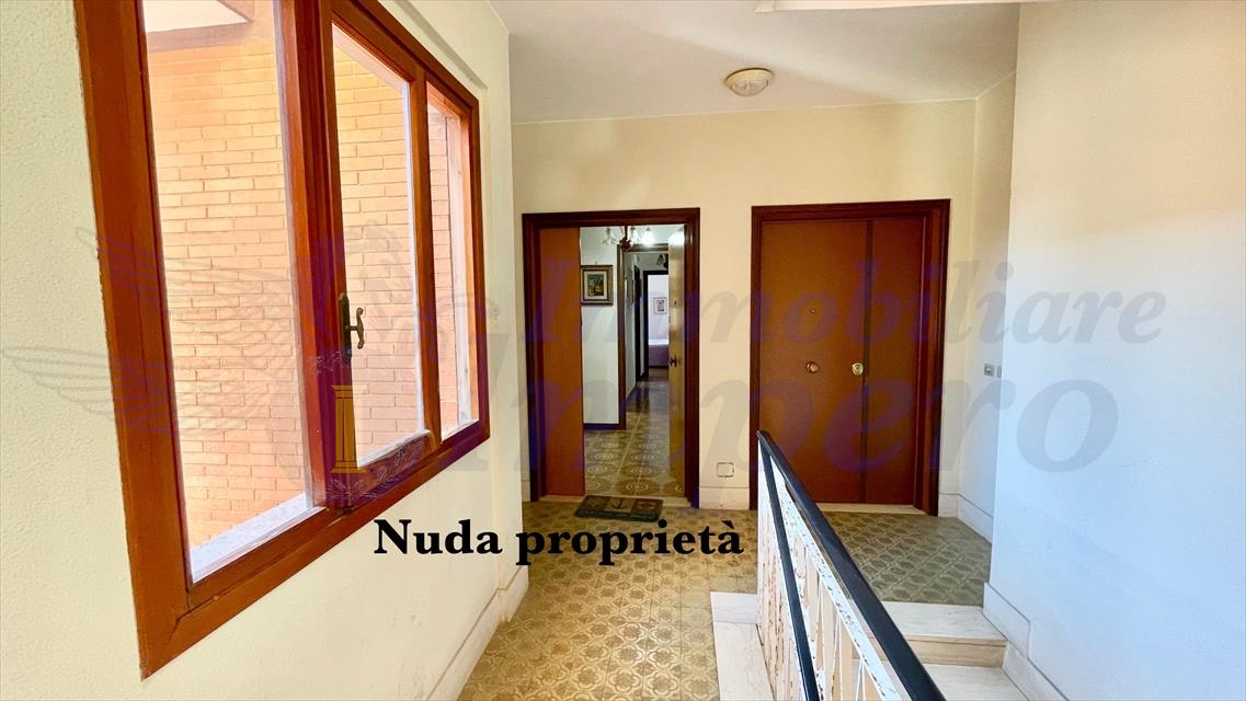 Trilocale vista mare in via gran bretagna 66/a, Pomezia