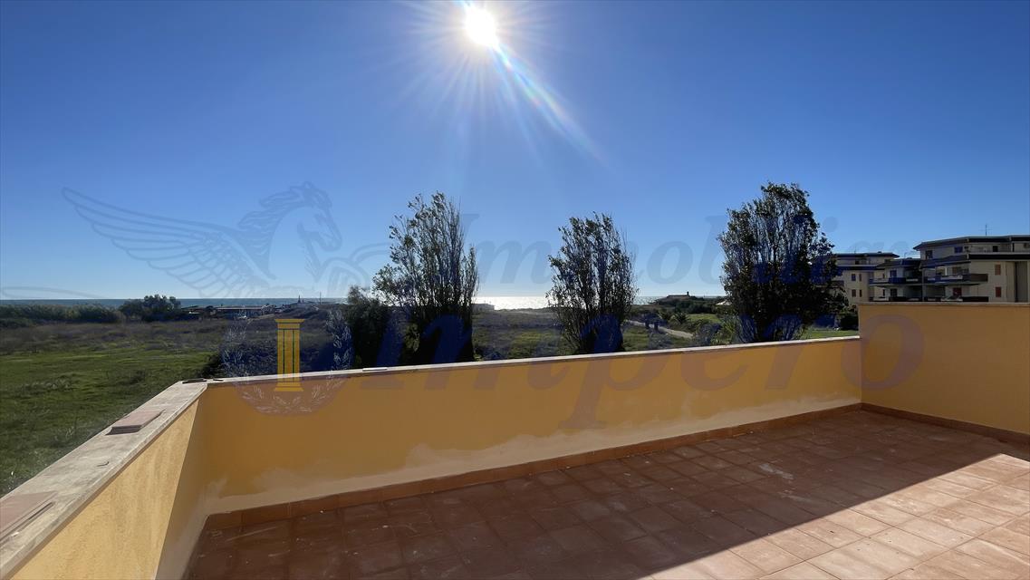 Bilocale con giardino in lungomare degli ardeatini 73, Ardea