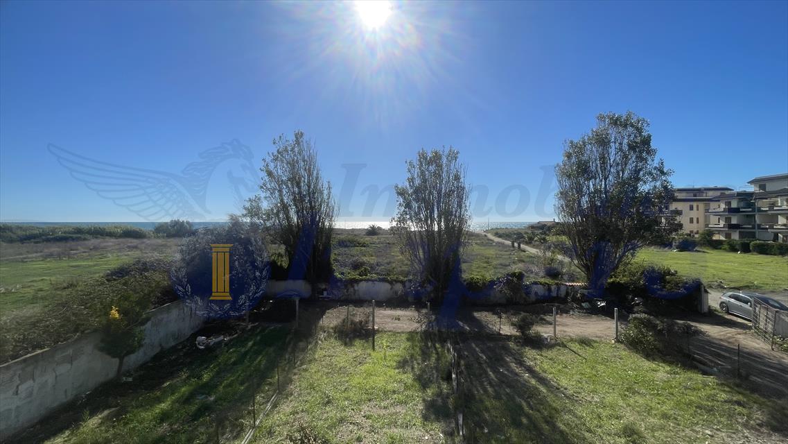 Bilocale con giardino in lungomare degli ardeatini 73, Ardea