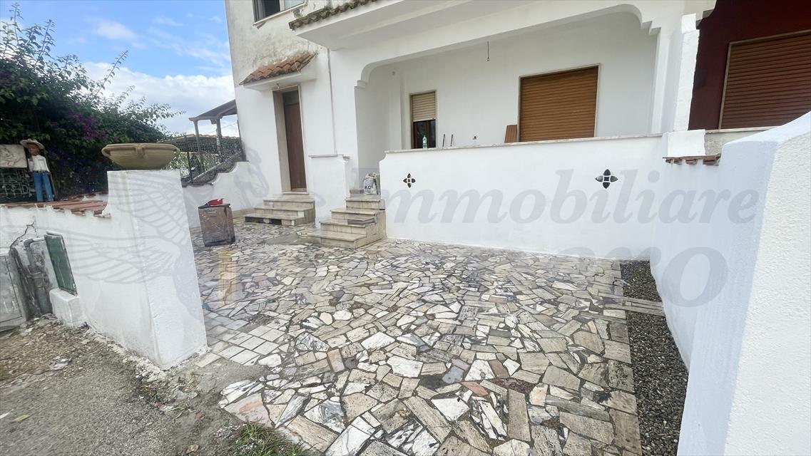 Bilocale con giardino in via san casciano 8, Pomezia