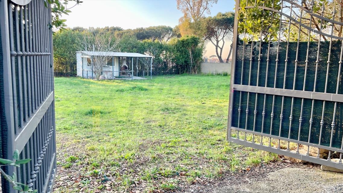 Terreno in vendita in via sant'andrea apostolo, Pomezia