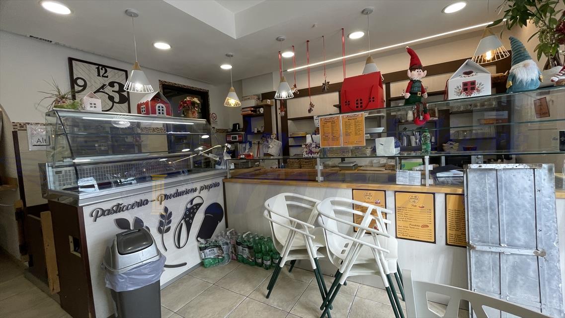 Attivit� commerciale in vendita, Pomezia centro