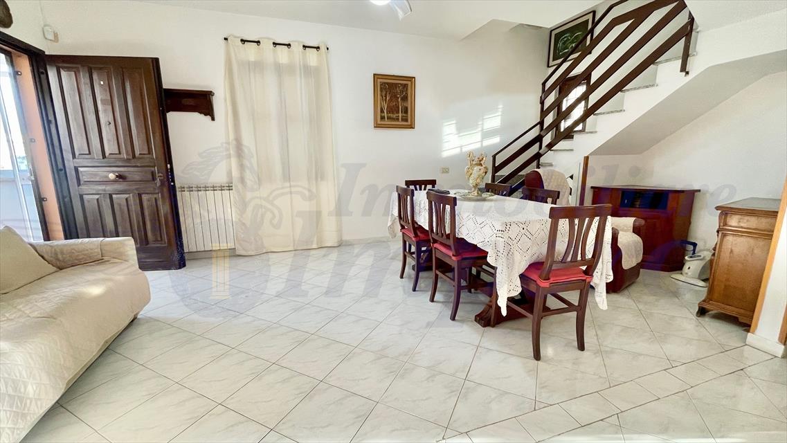 Casa indipendente con giardino, Pomezia torvaianica alta