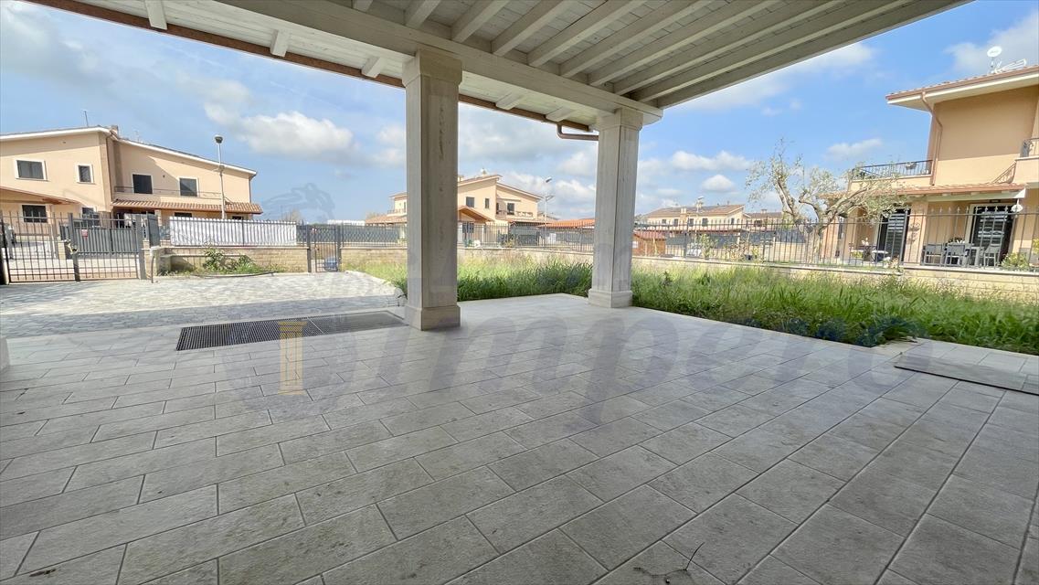 Villa con giardino, Pomezia parco della minerva