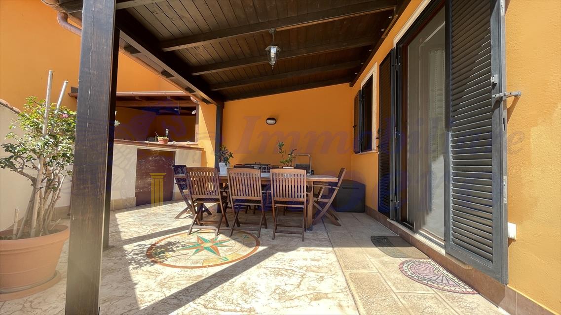 Villa con giardino, Pomezia martin pescatore