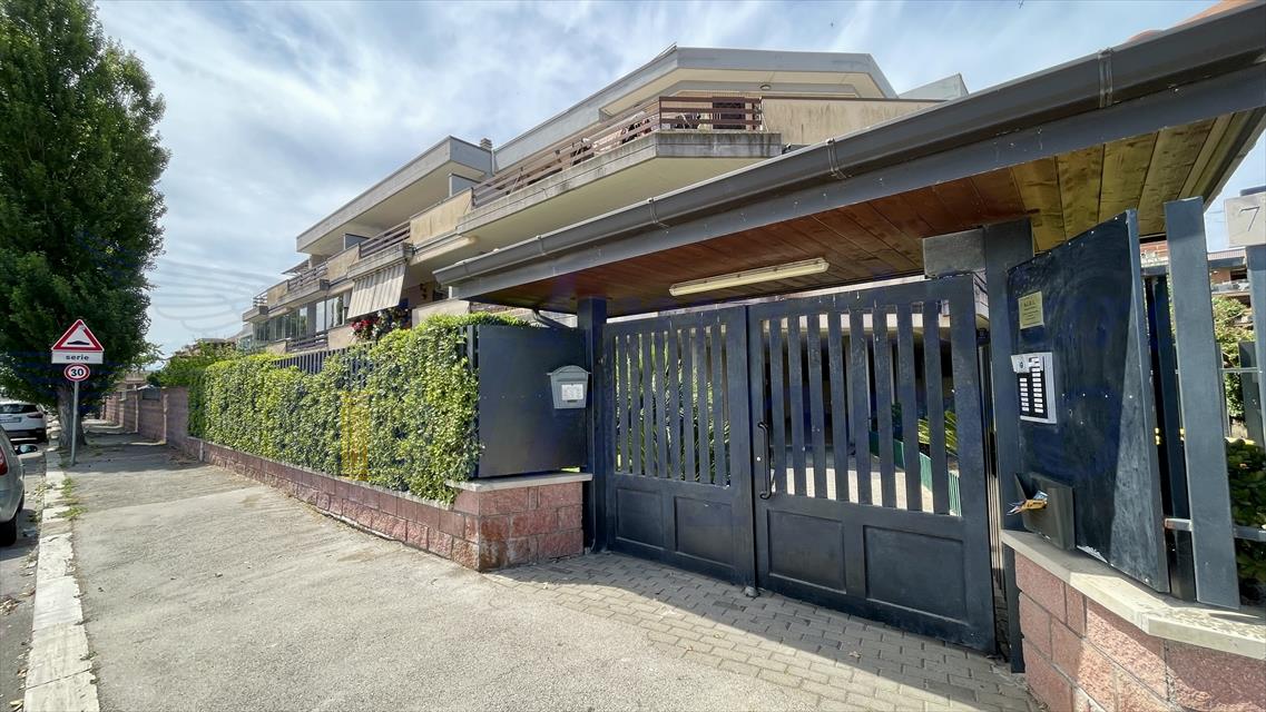 Bilocale con giardino in via carlo alberto dalla chiesa 74, Pomezia