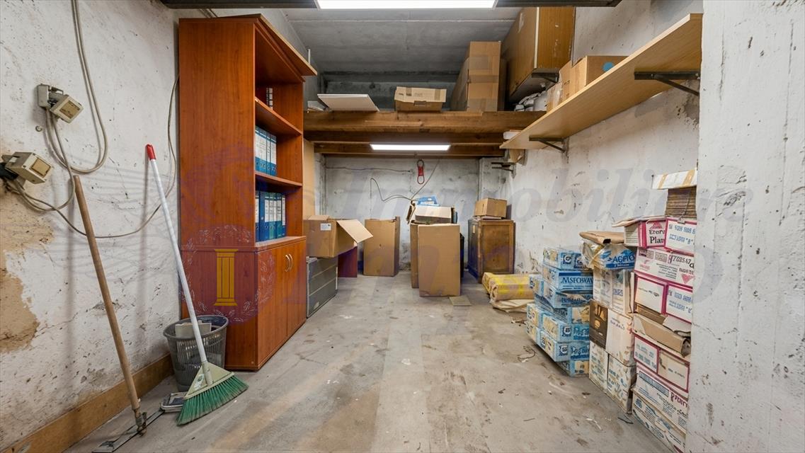 Trilocale con box in viale danimarca 56, Pomezia