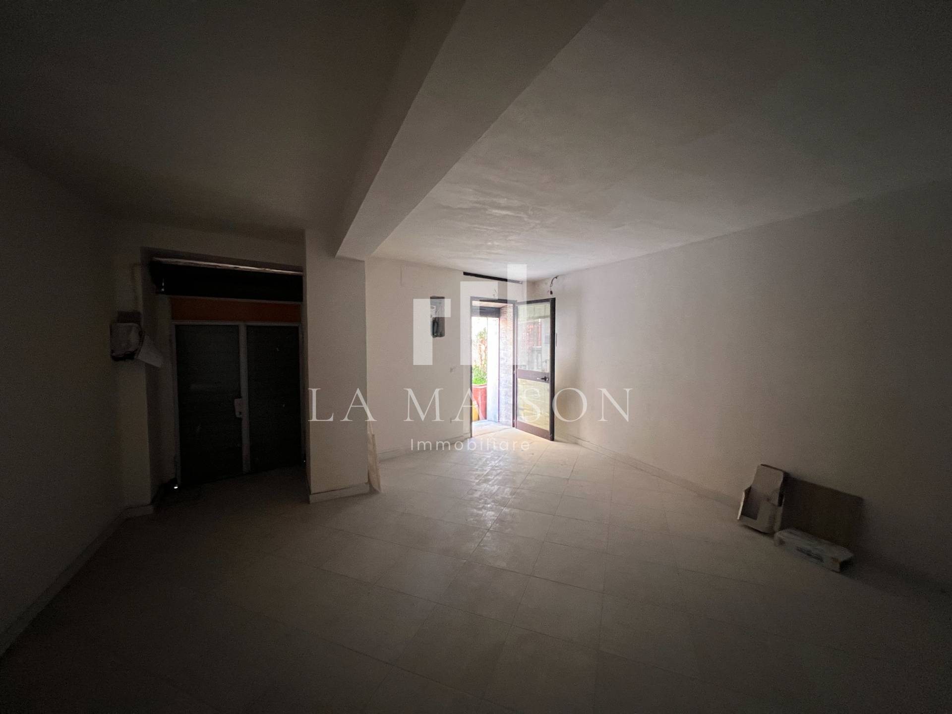 Locale commerciale in vendita a Campobasso, Centro