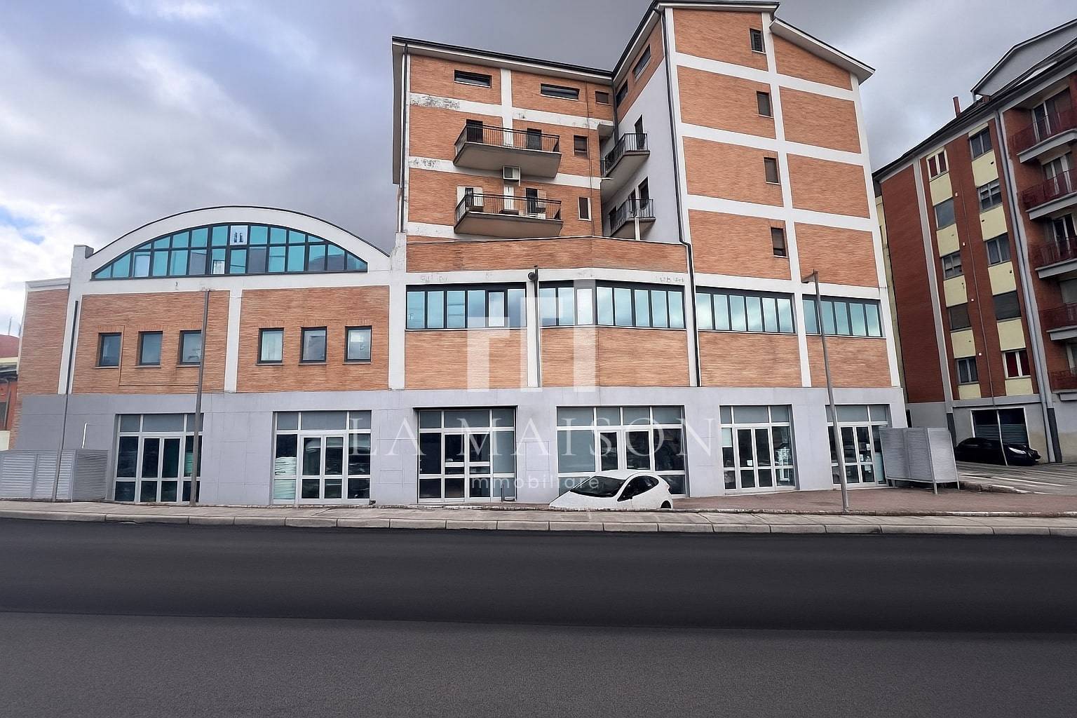 Locale commerciale in vendita a Campobasso, Semicentro