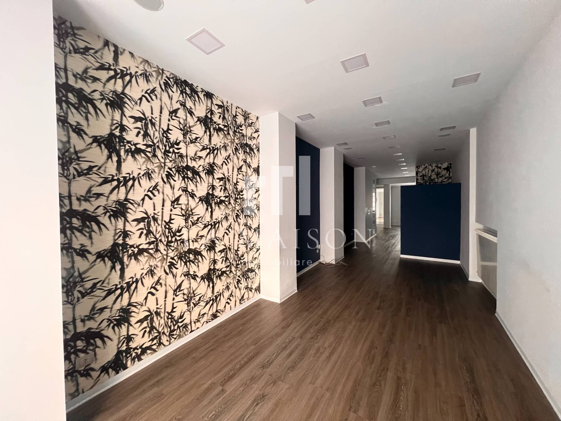 Locale commerciale in affitto a Campobasso, Centro