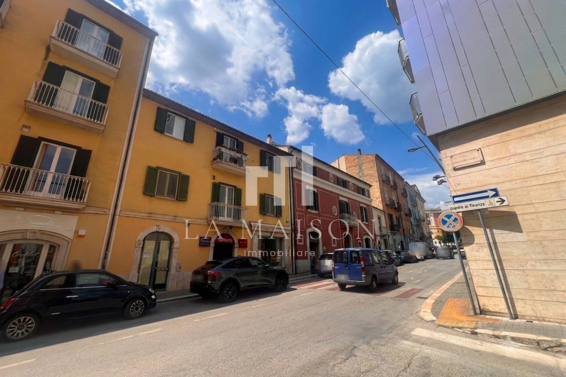 Locale commerciale in vendita a Campobasso, Centro