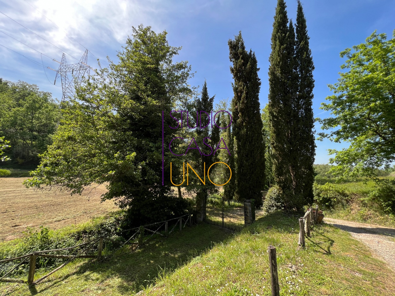 Cascina/Casale/Masseria in vendita a Montevarchi, Miravalle