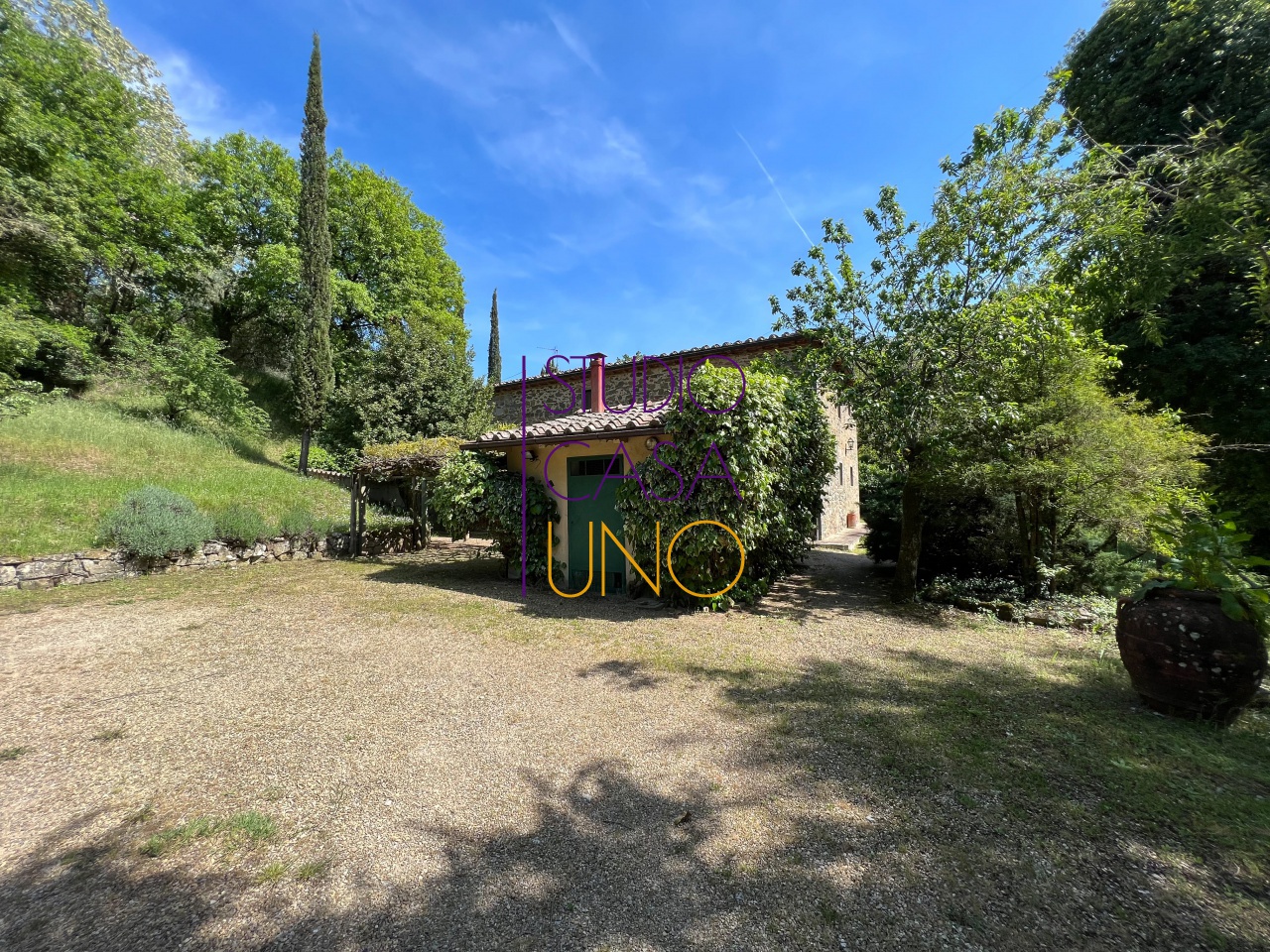 Cascina/Casale/Masseria in vendita a Montevarchi, Miravalle